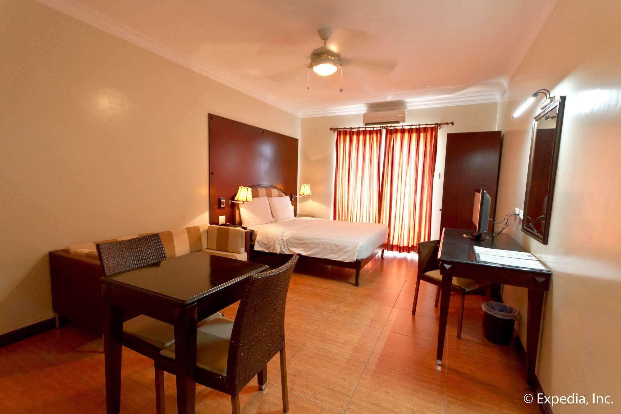 Egi Resort & Hotel Lapu-Lapu City Bagian luar foto
