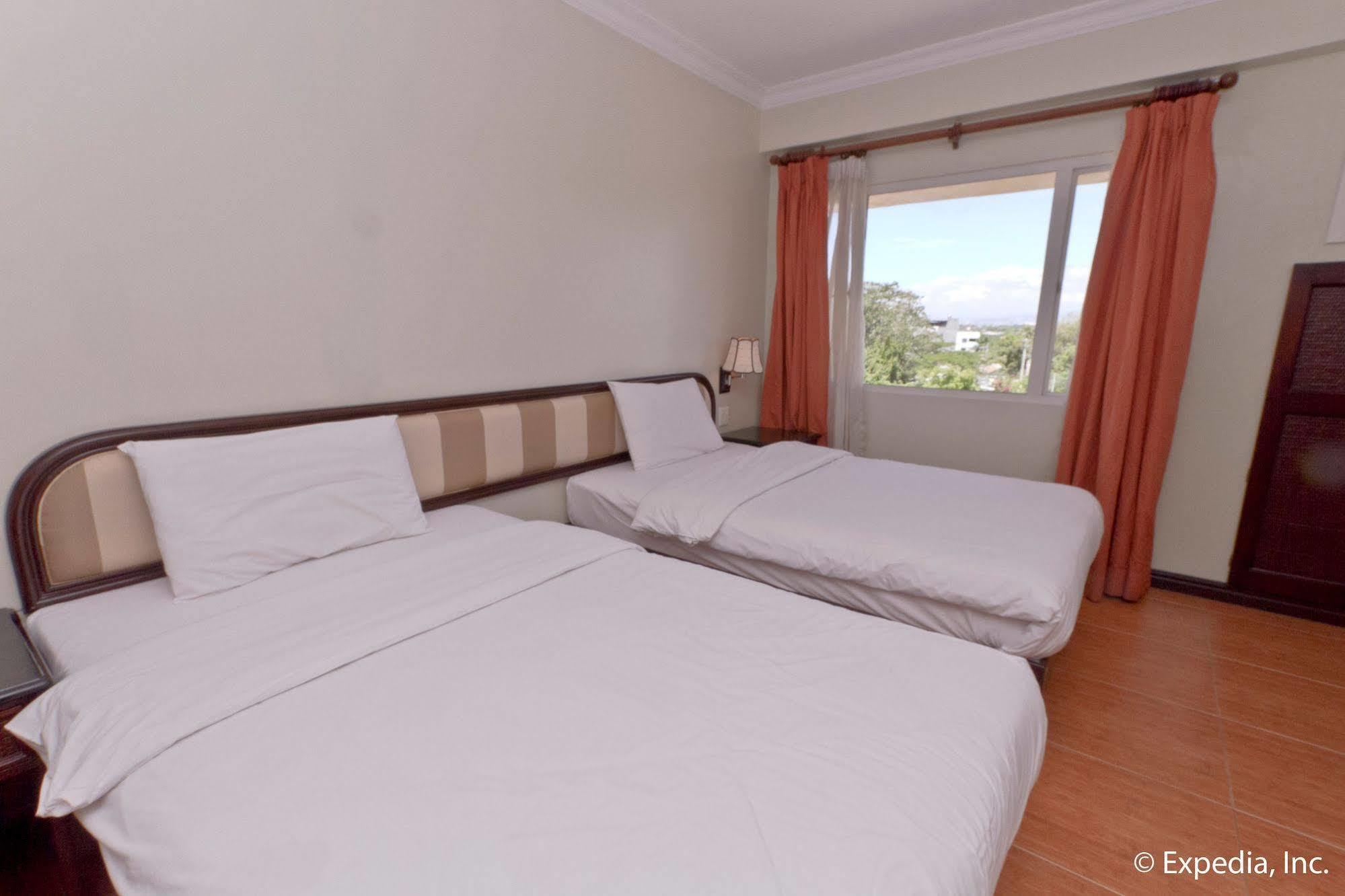Egi Resort & Hotel Lapu-Lapu City Bagian luar foto