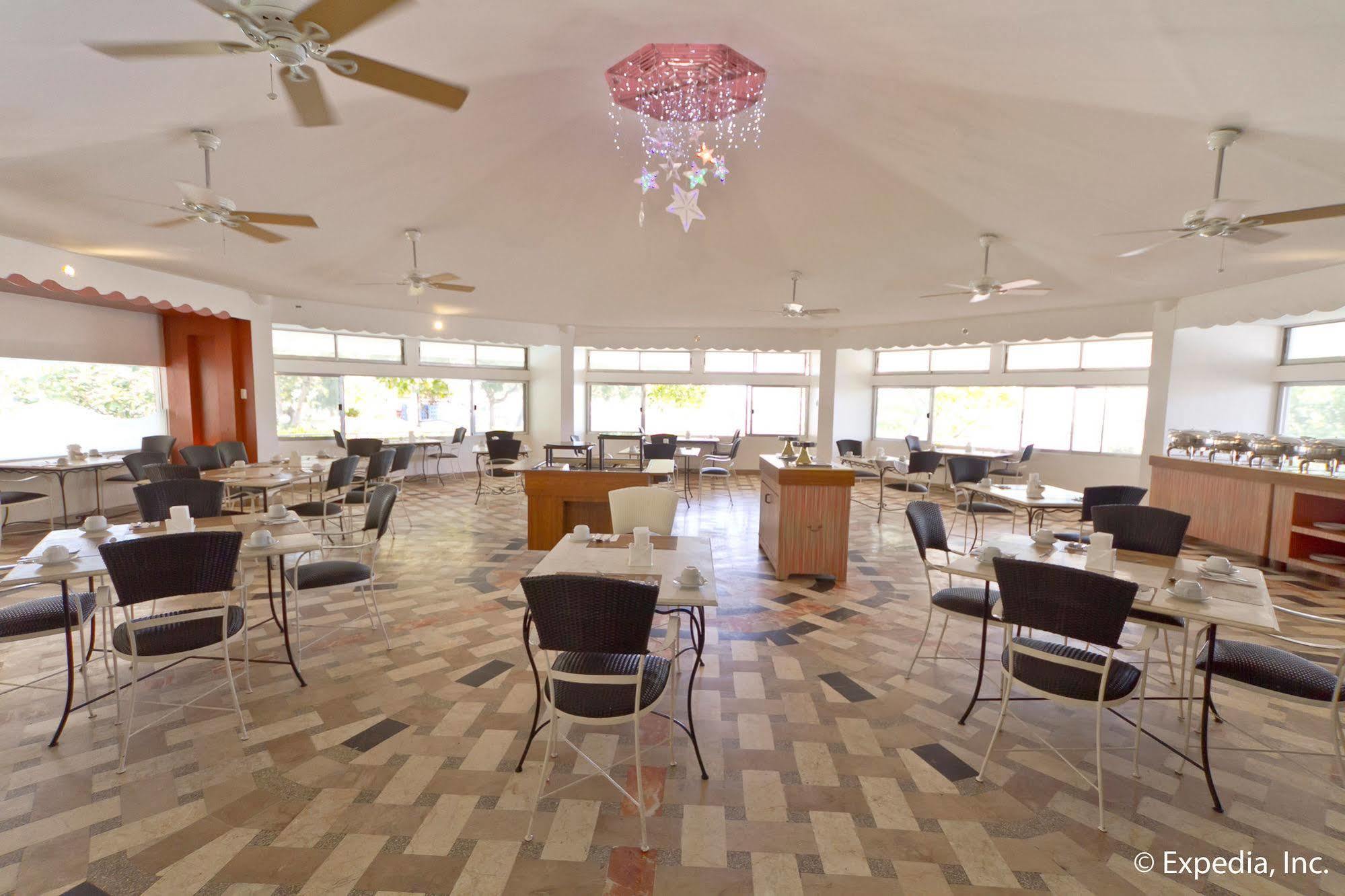 Egi Resort & Hotel Lapu-Lapu City Bagian luar foto