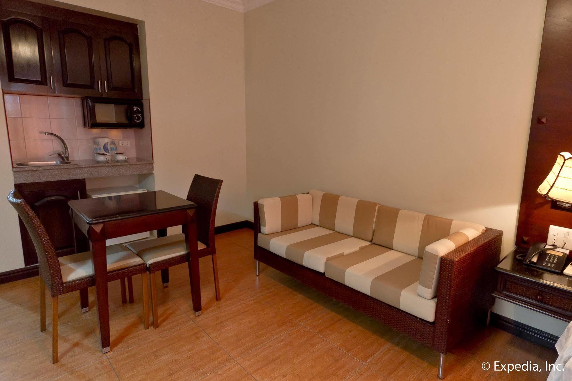 Egi Resort & Hotel Lapu-Lapu City Bagian luar foto