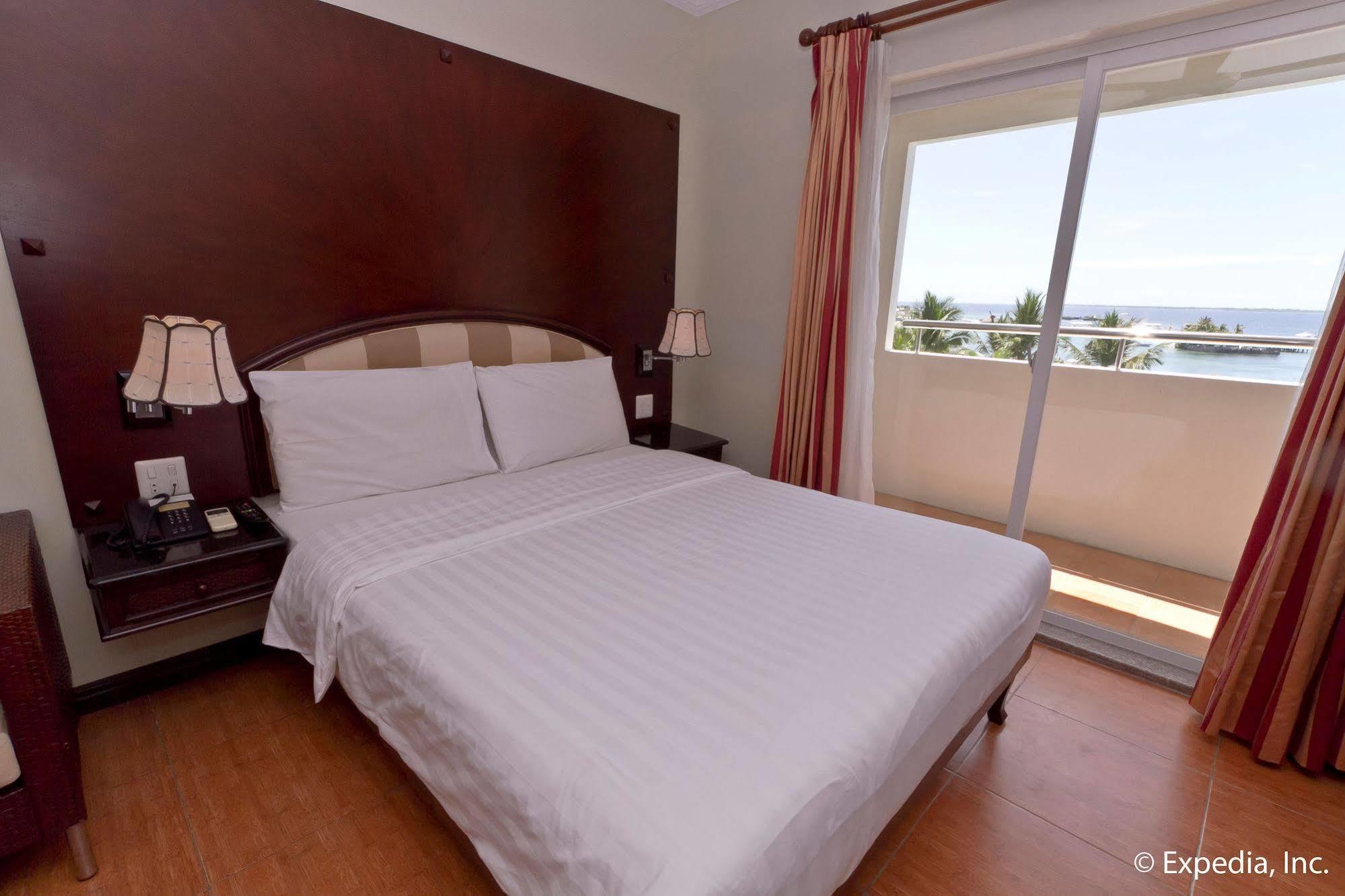 Egi Resort & Hotel Lapu-Lapu City Bagian luar foto