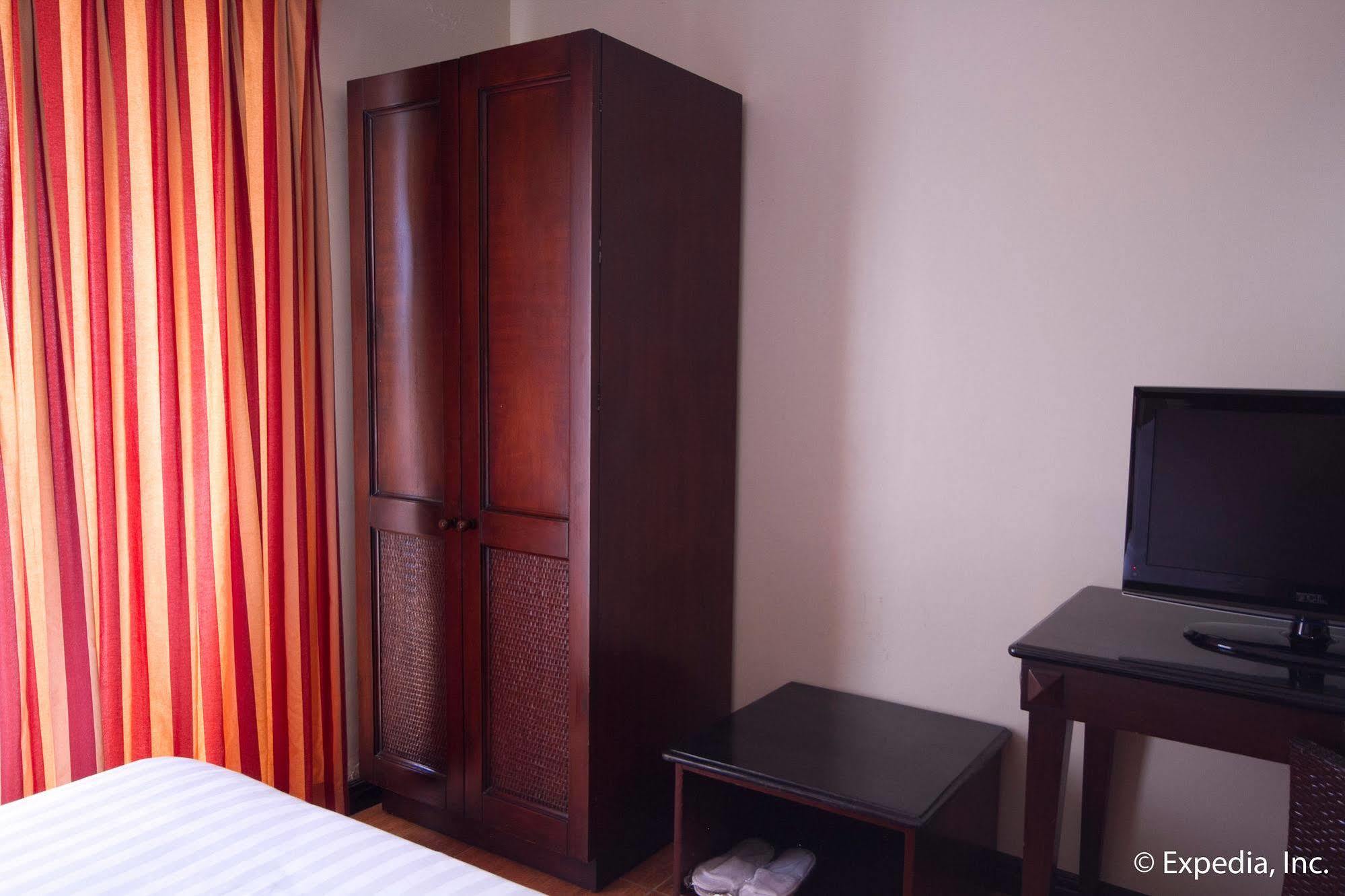 Egi Resort & Hotel Lapu-Lapu City Bagian luar foto