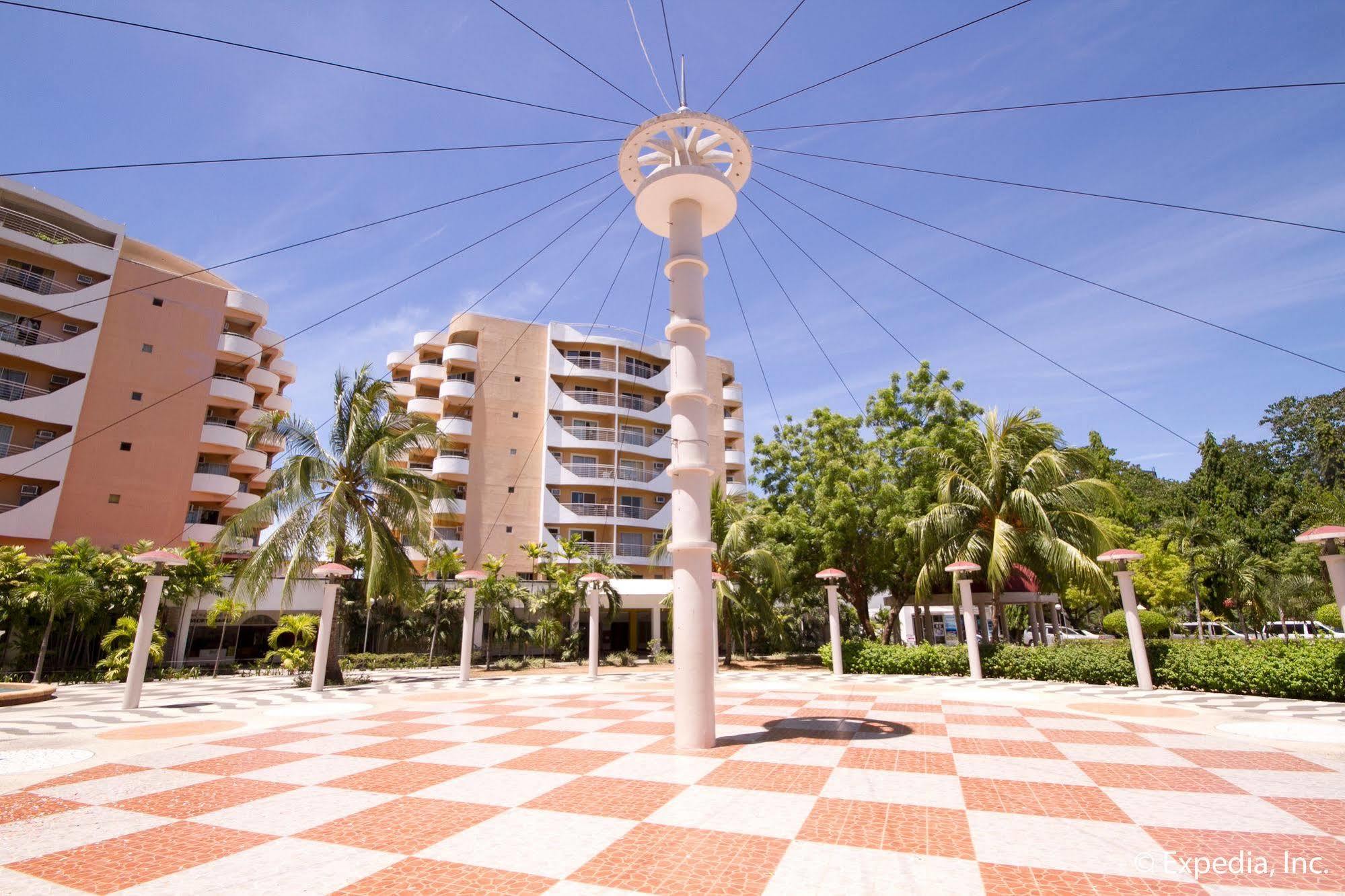 Egi Resort & Hotel Lapu-Lapu City Bagian luar foto